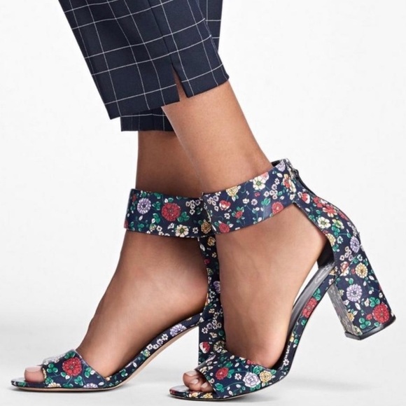 Red Fleece Brooks Brothers Floral Heel Sandal Peep Toe - Picture 12 of 13